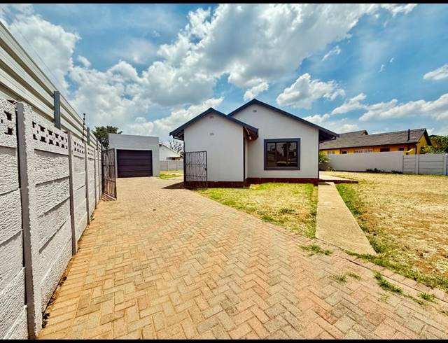 3 BEDROOM HOUSE FOR SALE IN VANDERBIJLPARK SE 6